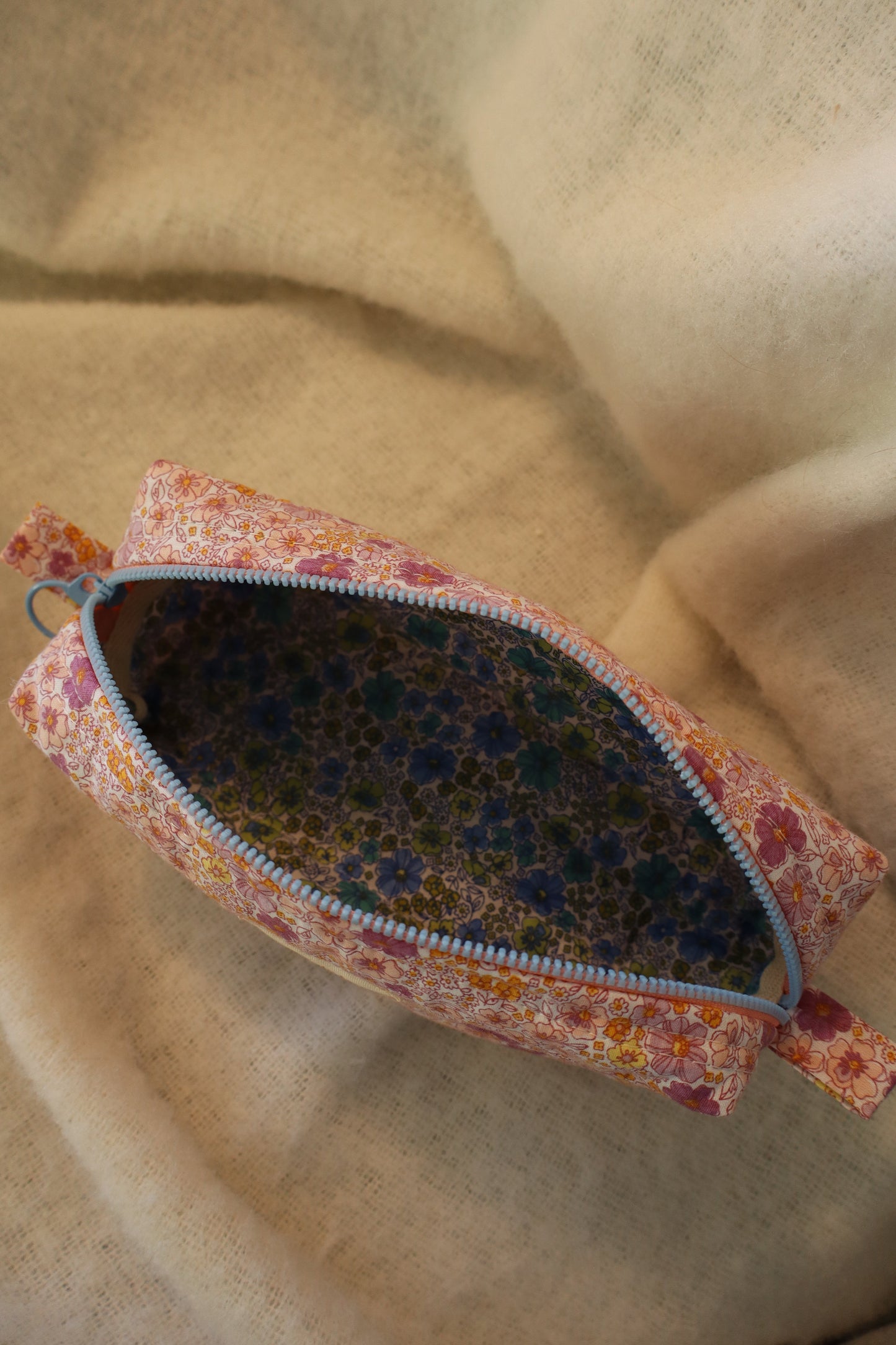 Trousse de toilette matelassée artisanale – Fait main en coton