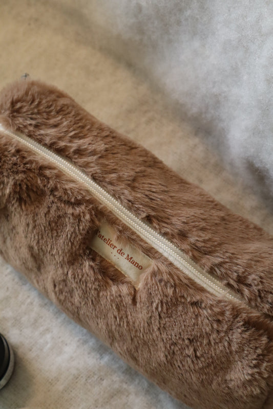 Trousse de toilette artisanale en fausse fourrure – Fait main