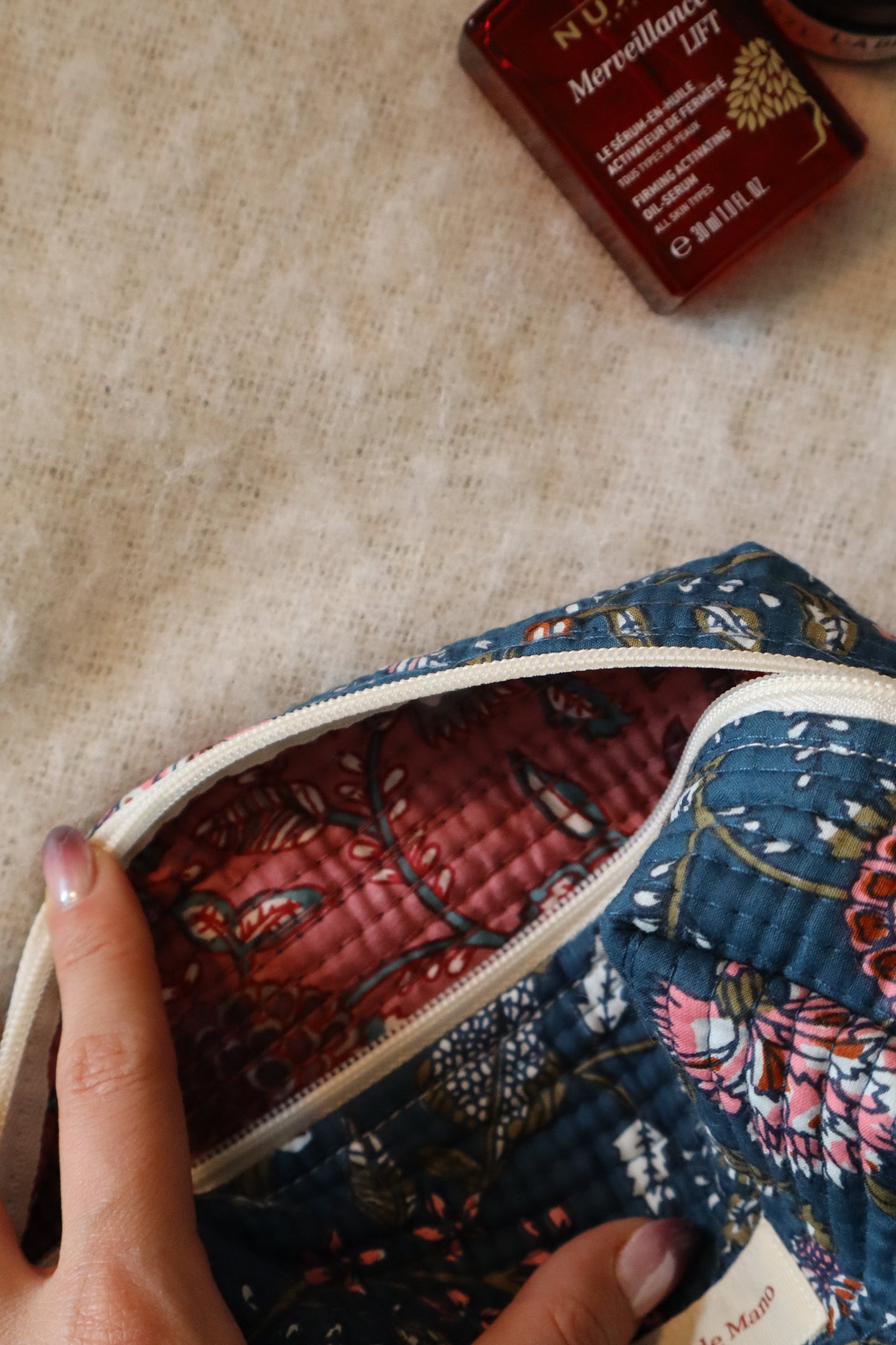 Trousse-toilette-fleurie-fait-main-tissu indien matelasse_