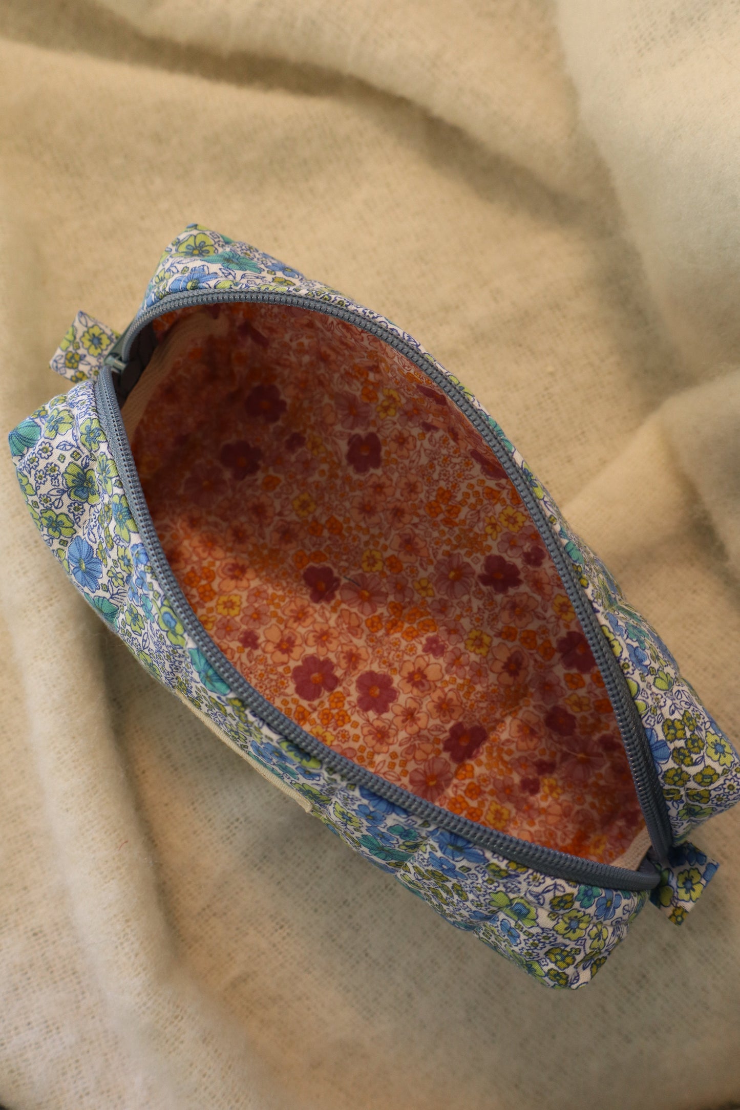 Trousse de toilette matelassée artisanale – Fait main en coton