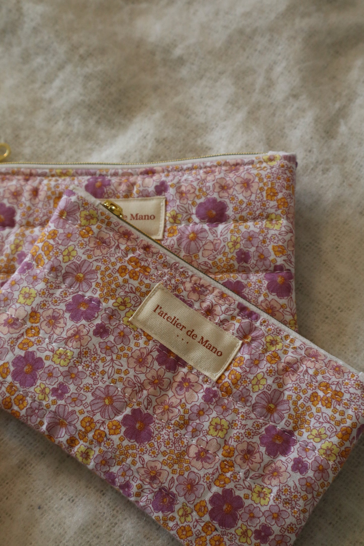 Pochette matelassée artisanale en coton - fait main tissu fleuri