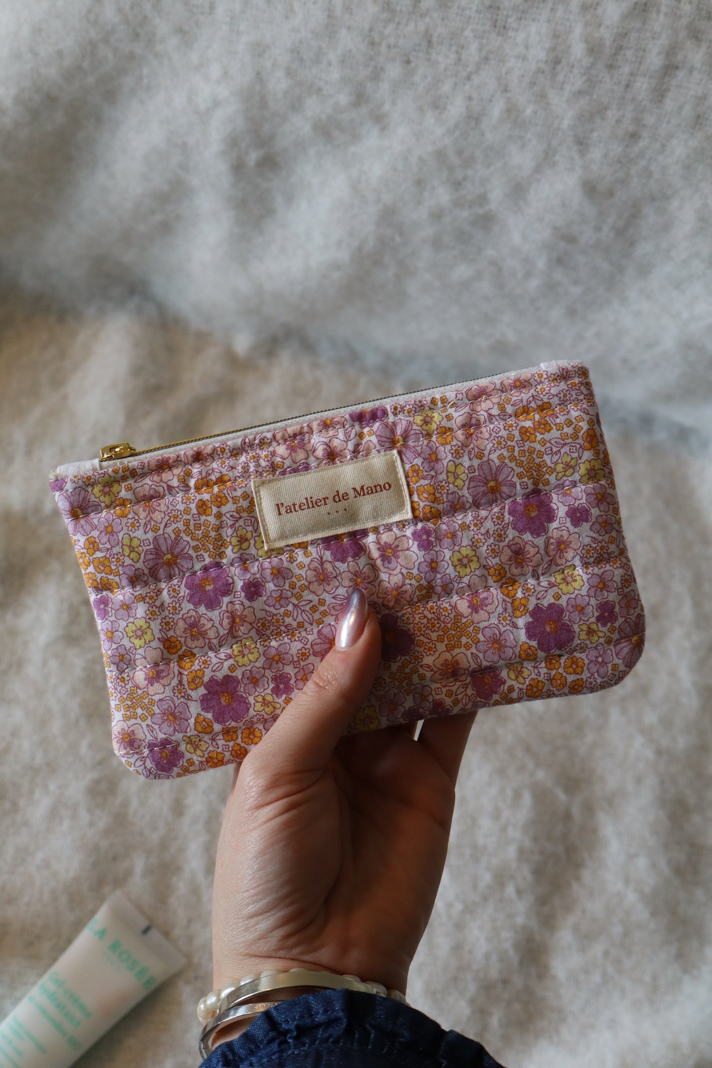 Pochette matelassée artisanale en coton - fait main tissu fleuri