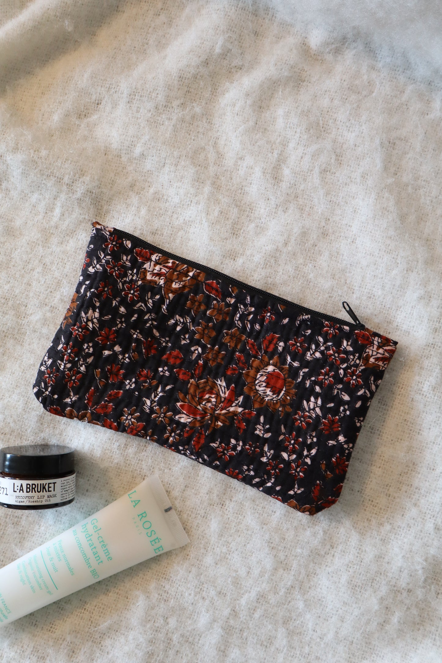 Pochette matelassée artisanale en coton - fait main tissu fleuri