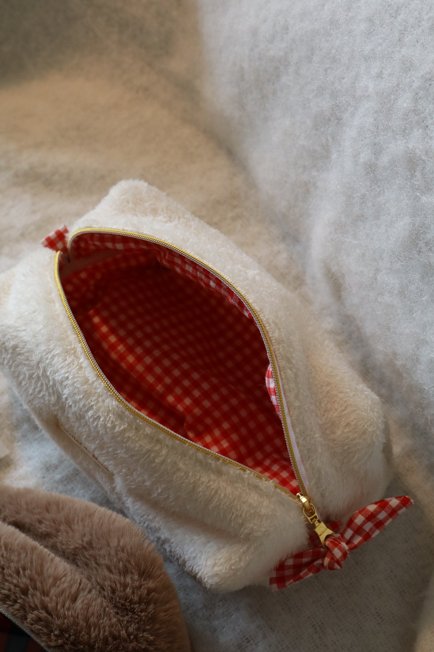 Trousse de toilette fausse fourrure artisanale – Fait main
