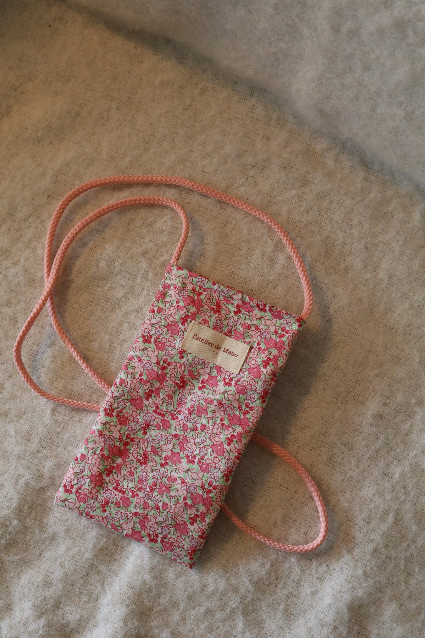 Bandoulière téléphone confectionnée à la main - en coton