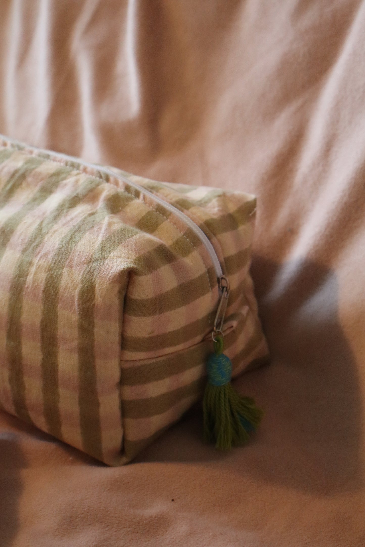 Trousse de toilette matelassée artisanale – Fait main en coton