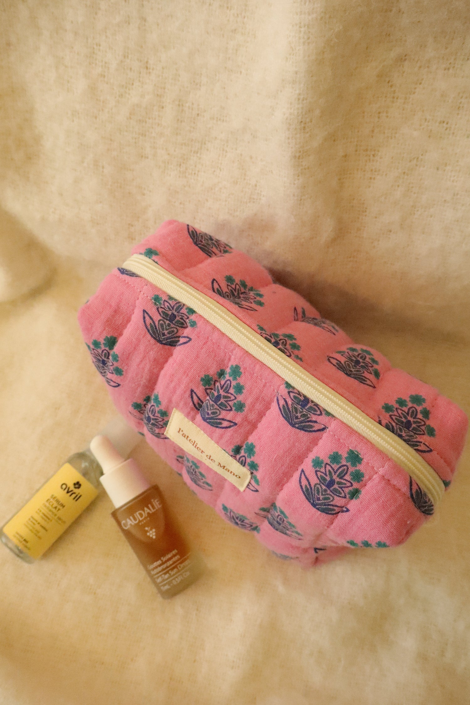 Trousse-toilette-fleurie-fait-main-coton-matelassée