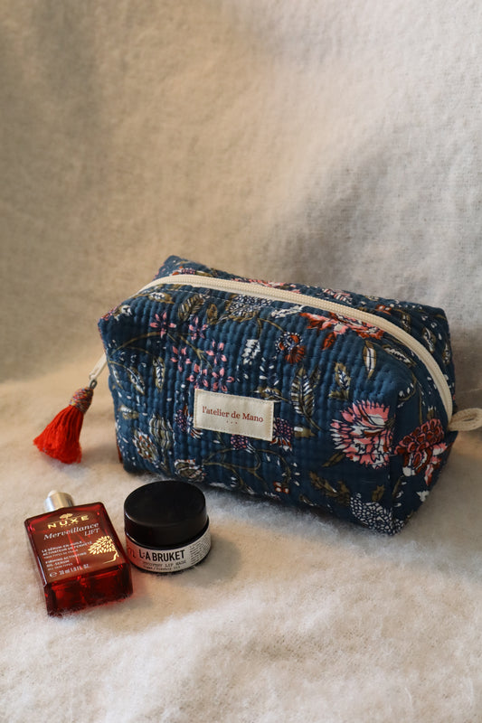Trousse-toilette-fleurie-fait-main-tissu indien matelasse_