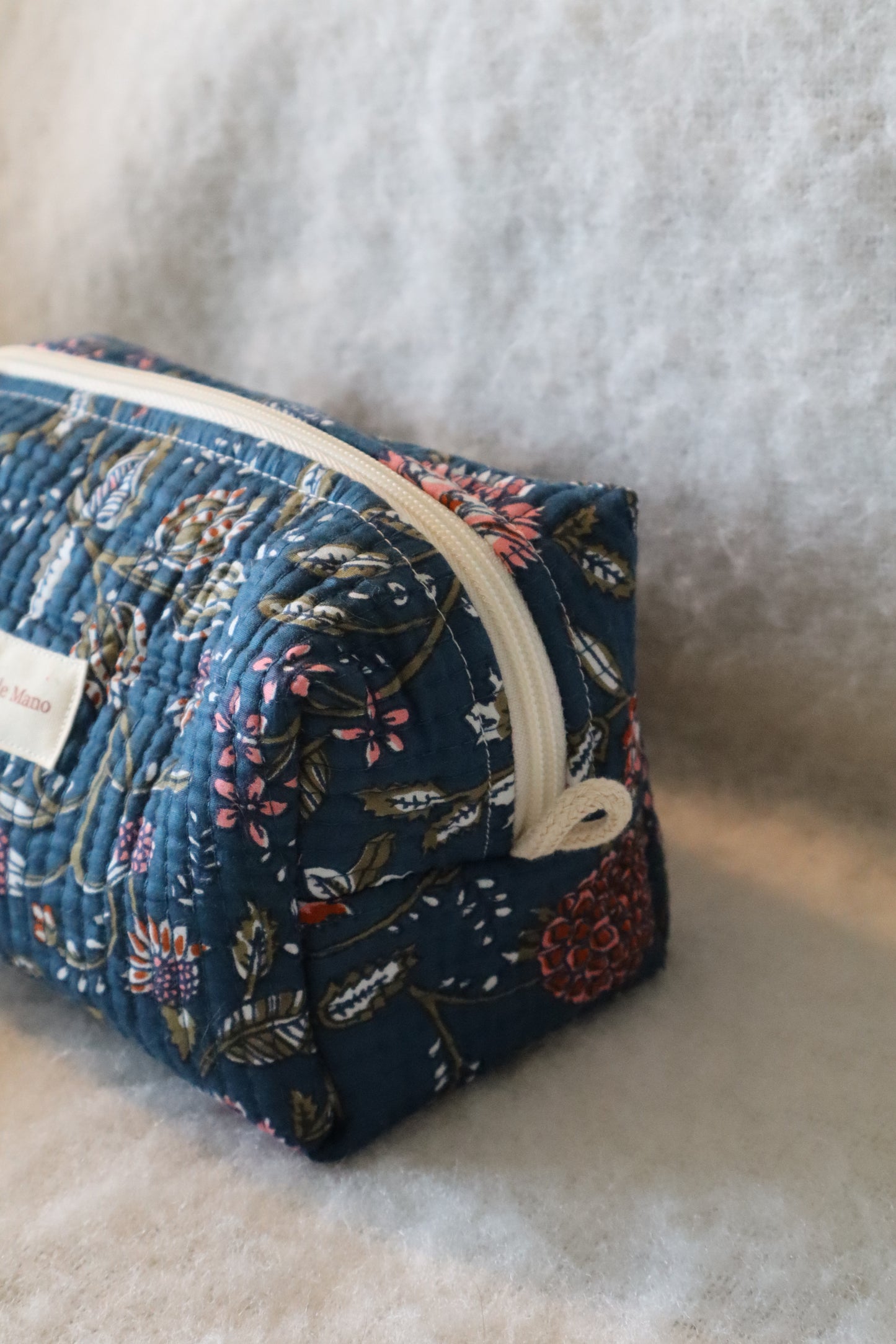 Trousse-toilette-fleurie-fait-main-tissu indien matelasse_