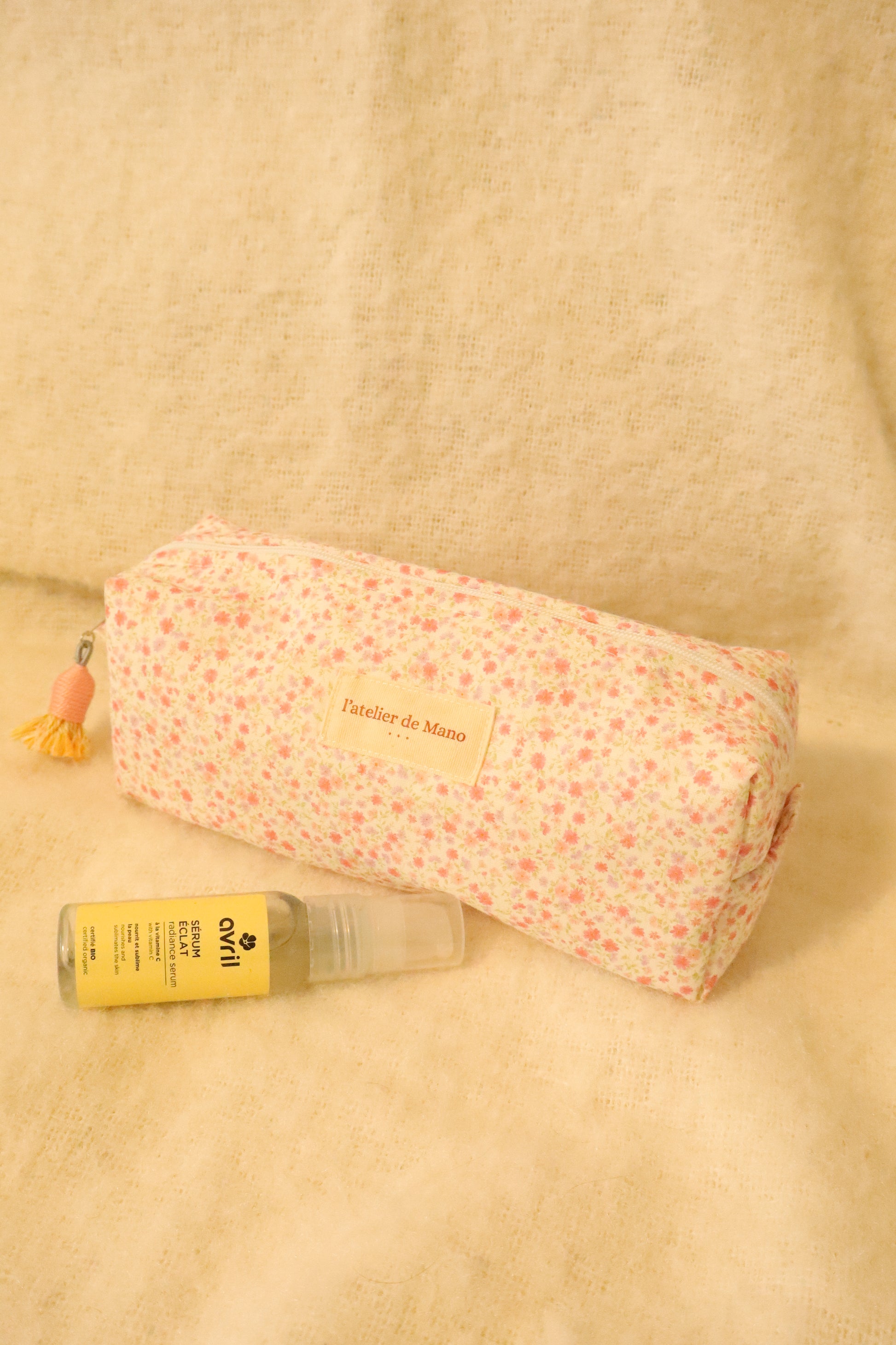 Trousse-toilette-fleurie-rose-fait-main-coton-matelasse