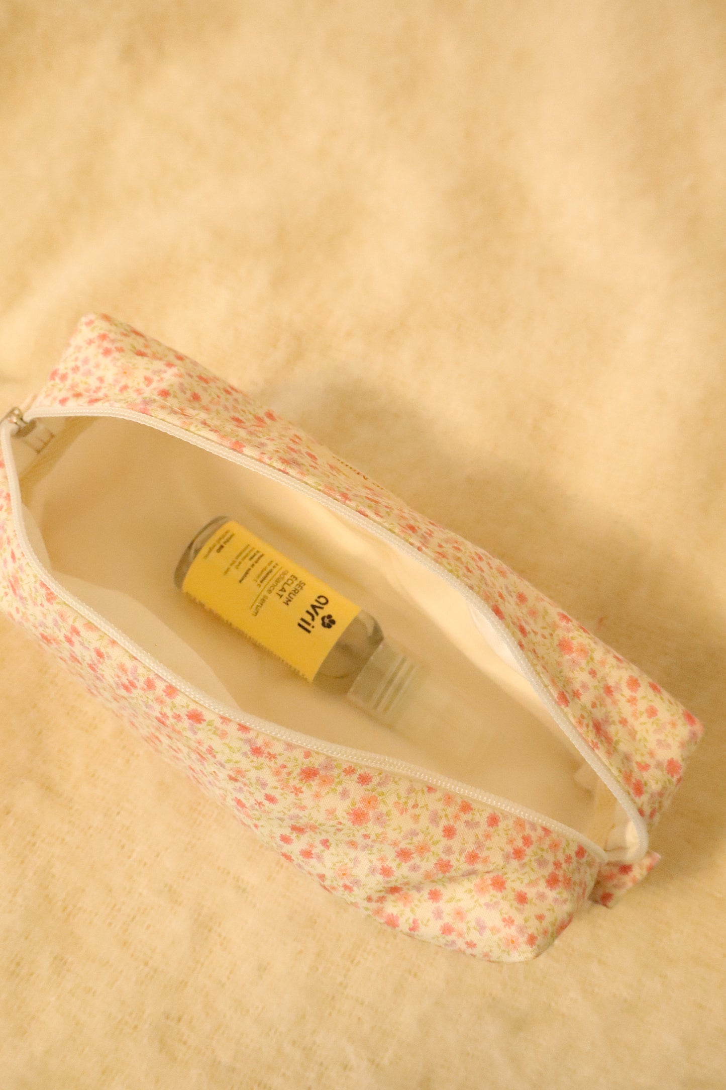 Trousse-toilette-fleurie-rose-fait-main-coton-matelasse